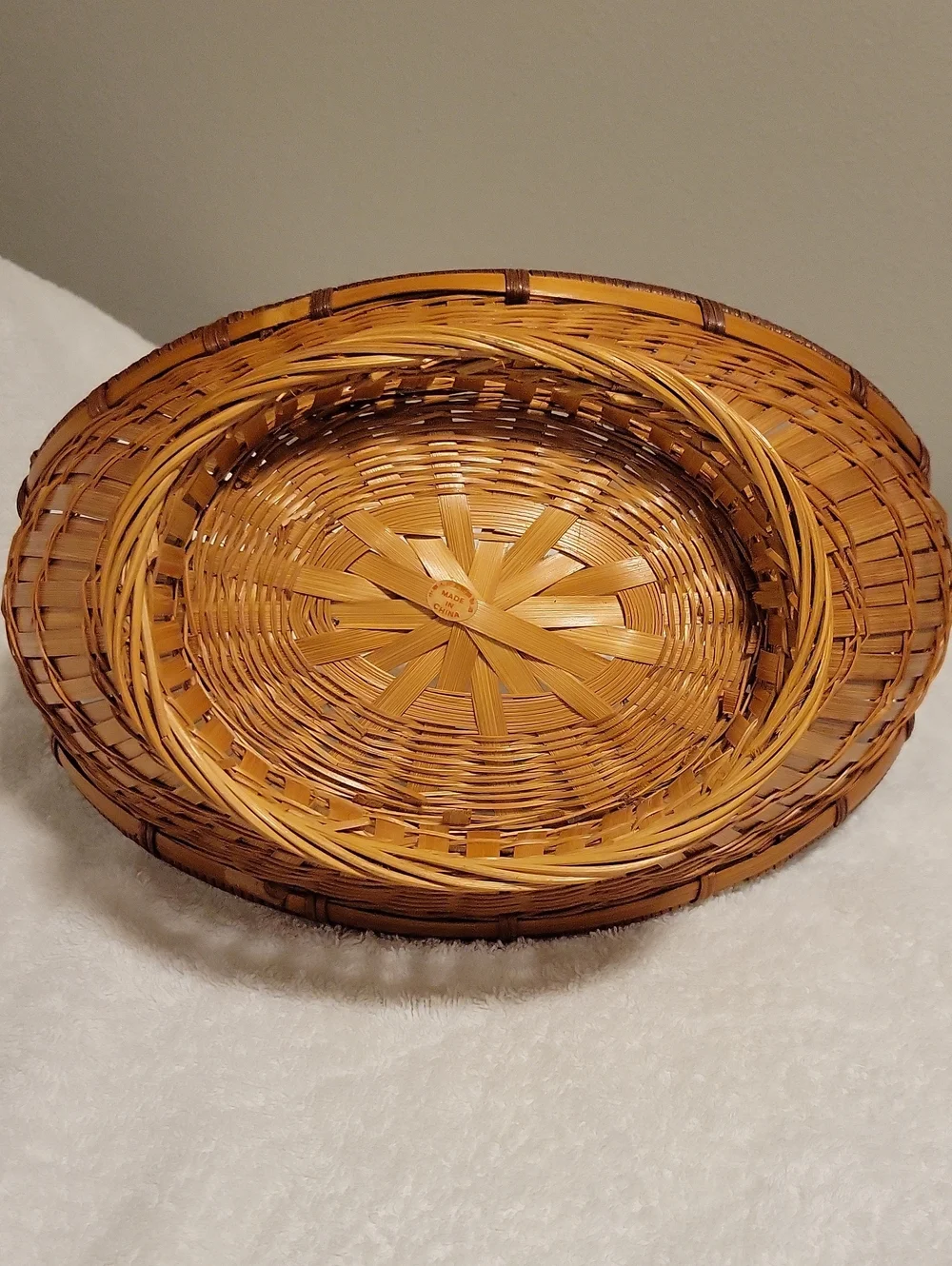 Vintage Woven Decorative Wicker Rattan Boat Shaped Basket & Handle Honey Brown.